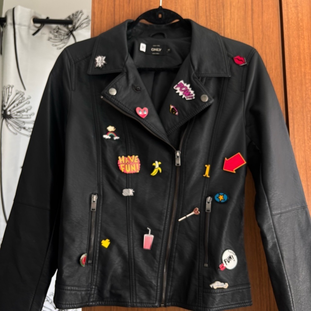ONLY Black Faux Leather Moto Biker Jacket Size EU 38 (US M) with Fun Pins - Picture 5 of 7